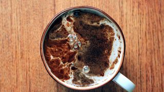 Cum faci ciocolată caldă cu supă de oase. Ingredientul neobișnuit &icirc;i dă un gust surprinzător de bun