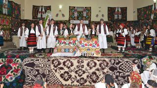 Costum popular Maramureș