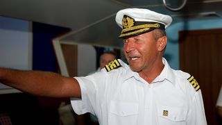 Traian Băsescu tună și fulgeră după demisia lui Iohannis: "Și-a luat traista și a plecat. Cum să lași corabia în furtună?!"