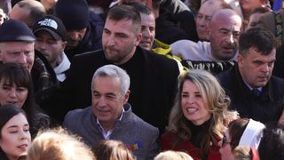 VIDEO Cercul lui Călin Georgescu, în vizorul anchetatorilor. Au avut loc mai multe descinderi