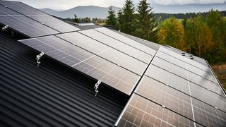 VIDEO „Ar fi fost o mană cerească”. Fără panouri solare, chiar dacă sunt eligibili