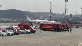 Aterizare de urgență din cauza unui stol de păsări