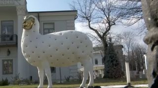 VIDEO „Nu mi se pare deloc frumoasă”. Dezbatere artistică încinsă la Iași