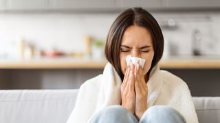 VIDEO Val de gripă agresivă! Mii de cazuri au fost raportate în ultima săptămână