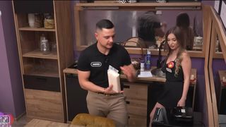 Andrei gătește, Veronica privește