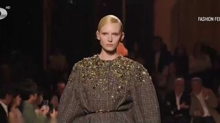 VIDEO Ținute spectaculoase la Săptăm&acirc;na Modei