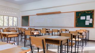 VIDEO „Cadrele didactice au menirea de a învăța copiii”. Profesorii, instruiți să depisteze substanțe stupefiante