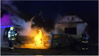 Accident șocant în Sibiu. O femeie a fost găsită carbonizată după ce două microbuze s-au ciocnit