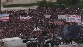 VIDEO Proteste violente în Grecia. Aproape 1 milion de oameni au ieșit în stradă