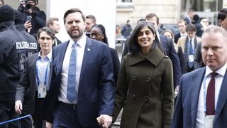 J.D. Vance și Usha Chilukuri Vance 