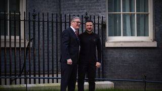 Zelenski, primit la Londra de Keir Starmer