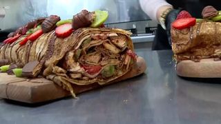 VIDEO Clătita uriașă cucerește internetul