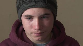 Duminică, de la ora 14:30, la &rdquo;Asta-i Rom&acirc;nia!&rdquo;, La 16 ani, mamă și tată pentru frații săi