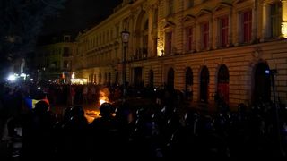 VIDEO Sancțiuni dure după proteste! Șapte persoane au ajuns la secția de poliție