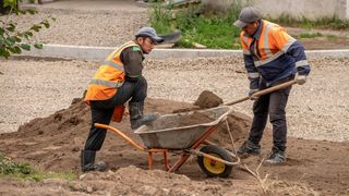 De ce aleg tot mai multe firme recrutarea de personal non-UE?