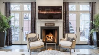 Comparație &icirc;ntre mobila din lemn masiv și alte tipuri de mobilă pentru living