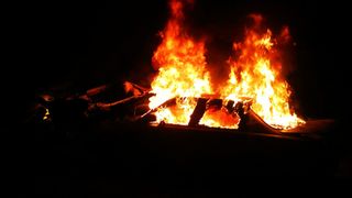 Un șofer a murit  în mașina cuprinsă de flăcări, în Miercurea Ciuc