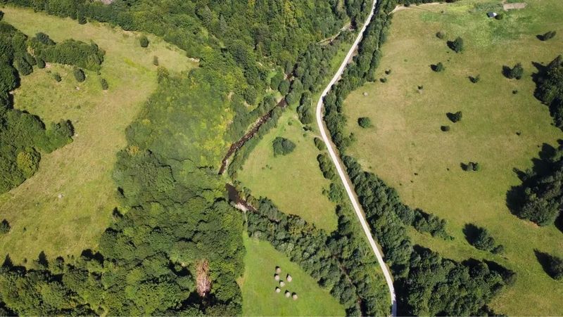 Teren intravilan, la doar 5 euro/mp, în Maramureș