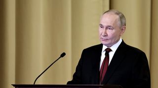 "Prietenia" dintre Rusia și SUA, pe repede-înainte. O nouă rundă de întâlniri în Arabia Saudită, în timp ce Ucraina acuză "încălcarea acordului". Moscova a lansat 145 de drone și două rachete balistice spre Kiev