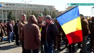 VIDEO Silvicultorii își cer banii înapoi! Mii de pădurari s-au adunat în Piața Victoriei