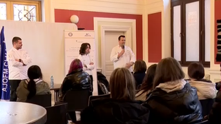 VIDEO Tinerii, greu de convins să lucreze &icirc;n Horeca