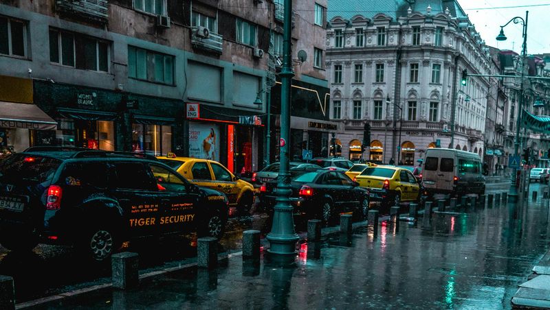 Trei zile de ploi torențiale în toată țara. Cod galben de averse în 5 județe