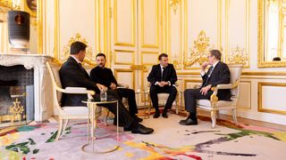 Summit Paris, varianta restr&acirc;nsă