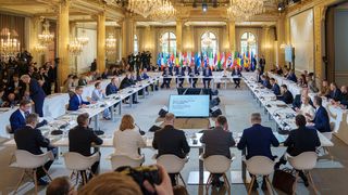 Prima ședință CSAT din mandatul președintelui interimar Ilie Bolojan.