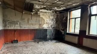 VIDEO „Pagubele sunt foarte mari”. Supărat din cauza notelor, a dat foc școlii