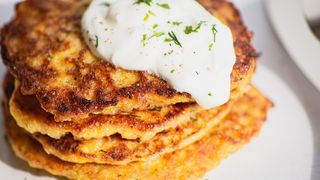 Rețeta de primăvară din Maramureș: clătite cu leurdă, ceapă verde și mărar