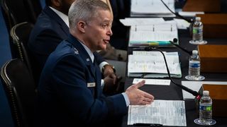 Donald Trump, concedieri &icirc;n masă bazate pe teorii conspiraționiste. A fost demis și șeful celei mai secrete agenții de spionaj din SUA, generalul Haugh