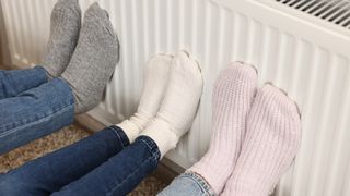 VIDEO Orașele din România se împrumută masiv pentru a asigura încălzirea în această iarnă