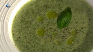 VIDEO &bdquo;Am rămas plăcut impresionat&rdquo;. Leurda, preparat de lux &icirc;n restaurante