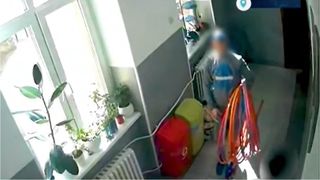 VIDEO Dascăl liber după ce a abuzat copii