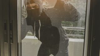 VIDEO Doi minori au jefuit un magazin și au tras cu arma