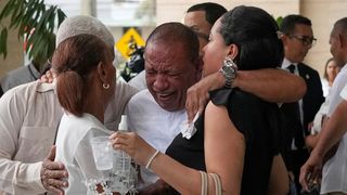 Lovitură de teatru după tragedia din clubul de noapte cu 220 de morți. "Le-au furat banii și cardurile", acuză un angajat scăpat de sub dărâmături