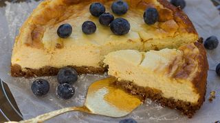 Rețetă de pască fără aluat cu smântână și brânză dulce