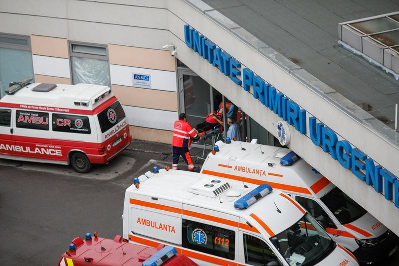 Moartea subită a celor doi medici rezidenți din Iași stârnește revoltă în rândul cadrelor medicale. Tudor Ciuhodaru, strigăt disperat despre condițiie de muncă: "Rezidenții sunt negri pe plantație"