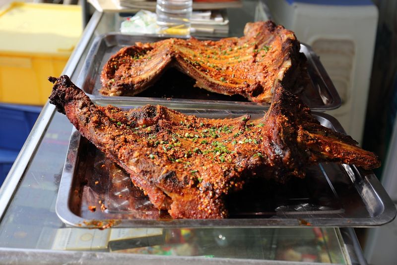 Rețete din Maramureș: miel umplut la cuptor