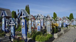 Cimitirul Vesel de la Săp&acirc;nța - Maramureș