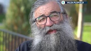 VIDEO El este părintele Nicolae, tată și mamă pentru 218 copii. I-a luat din familiile care nu îi mai voiau și îi îngrijește cu sufletul, pe toți: "Amintirile acestea sunt de neuitat"