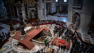 &Icirc;nmorm&acirc;ntarea Papei Francisc are loc s&acirc;mbătă, 26 aprilie 2025