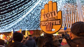 Decizia judecătorului din Ploiești slăbește și mai mult &icirc;ncrederea &icirc;n justiție. Un celebru avocat trage un semnal de alarmă: "Ce &icirc;ncredere să mai aibă omul &icirc;n justiție?"