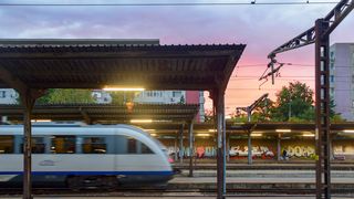 Tren &icirc;n mișcare