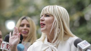 Ce șanse are Elena Udrea să scape mai devreme de închisoare. Marți se judecă contestația: "Dacă reușește să convingă judecătorii, va fi eliberată"