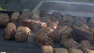 VIDEO „Ne simțim bine”. Mici, bere și distracție. Toate gratis