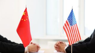 Semne de dialog în războiul tarifelor: China "evaluează" propunerea de negocieri venită din SUA