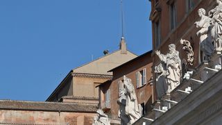 A fost instalat hornul pe acoperișul Capelei Sixtine