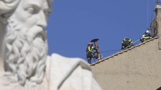 Conclavul se va reuni la Vatican pe 7 mai 2025