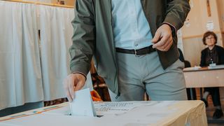 T&aacute;nczos Barna, ministru de finante